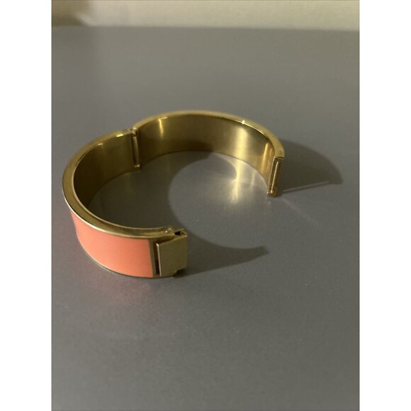 Bracelet J CREW Gold Tone Hinged Enamel  Orange Peach Bangle Chunky Wide 2.5” - Picture 2 of 2